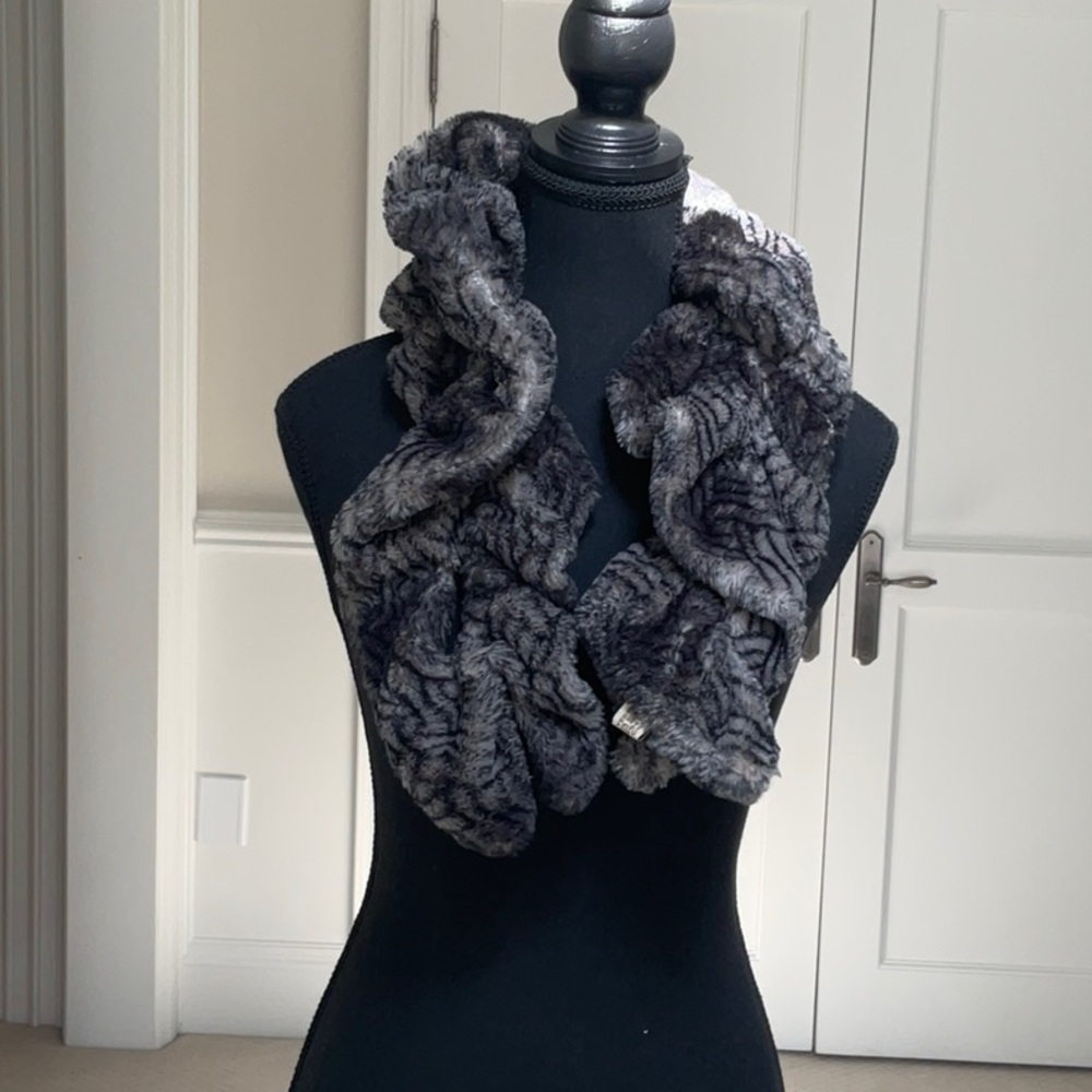 🧓🏼MT Fluffy soft Elasticized scarf